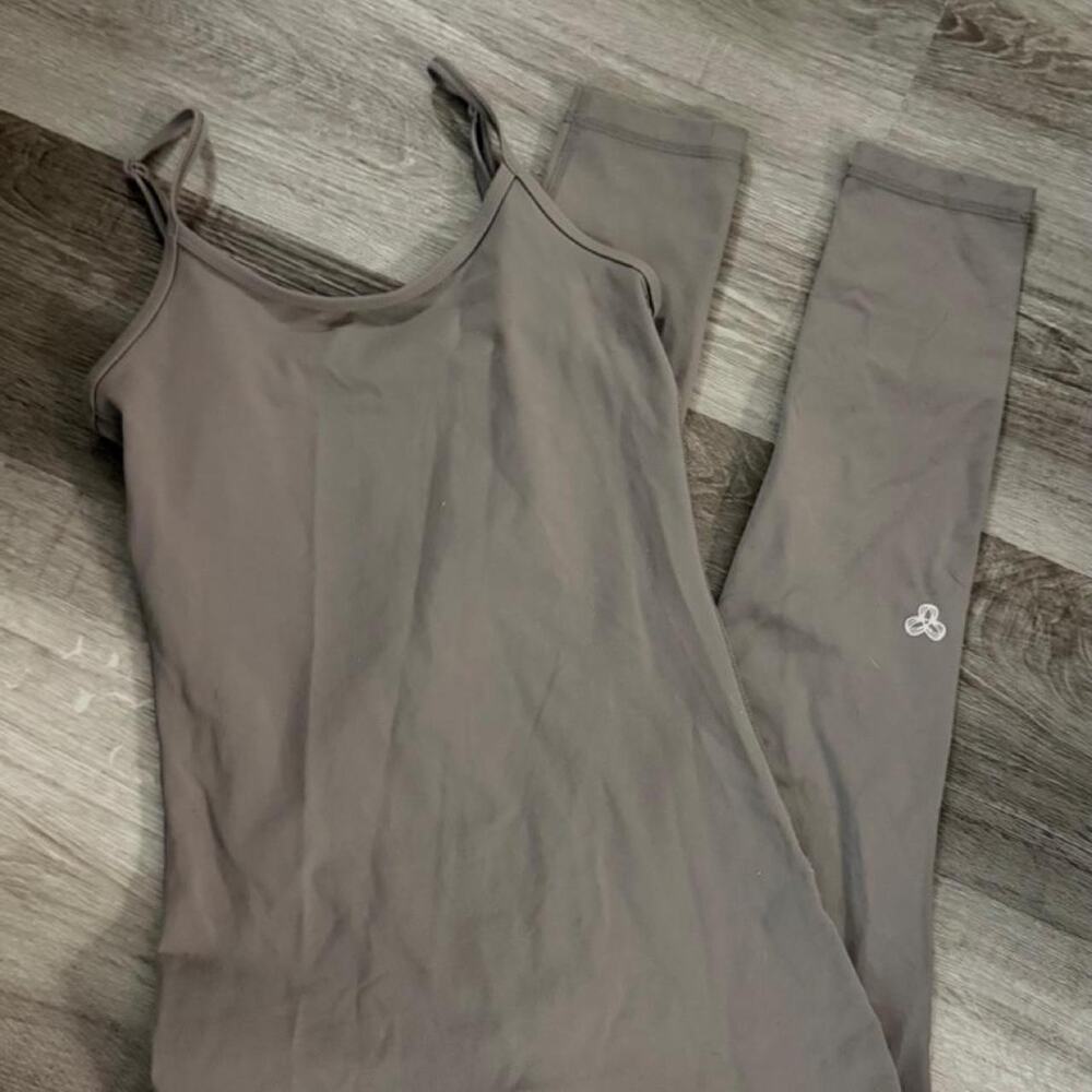 Tna by aritzia tnaction